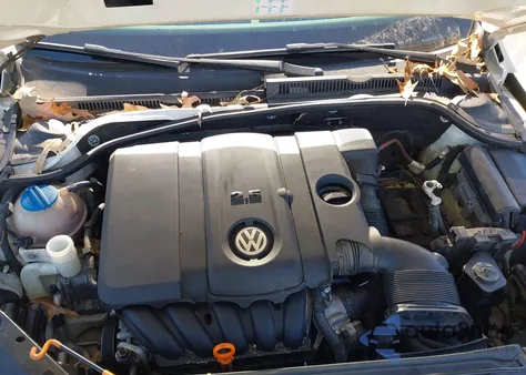 2013 Volkswagen Jetta 2.5L Sel z USA, uszkodzony, nr VIN 3VWLX7AJ4DM354001